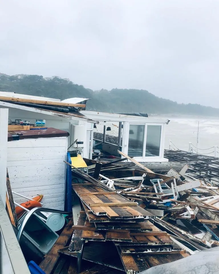 VIP Beach Restoran, Şile – fırtına sonrası: enkaz ve sahil (fotoğraf)